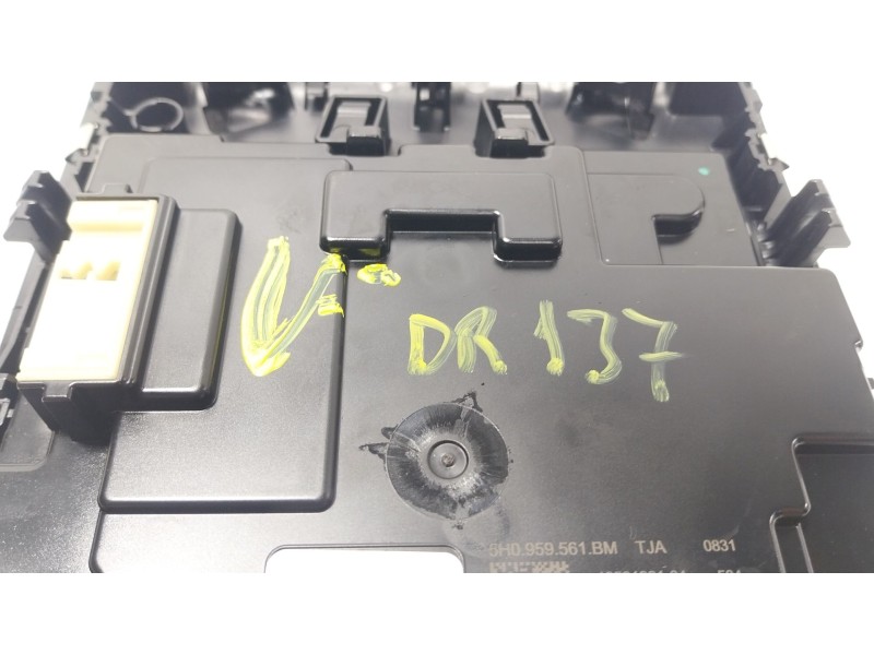 Recambio de piloto interior para volkswagen caddy v monospace (sbb, sbj) 2.0 tdi bmt referencia OEM IAM   5H0959561BM