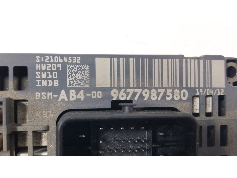 Recambio de caja reles / fusibles para citroën ds5 1.6 hdi 110 referencia OEM IAM 1607285280 9677987580 