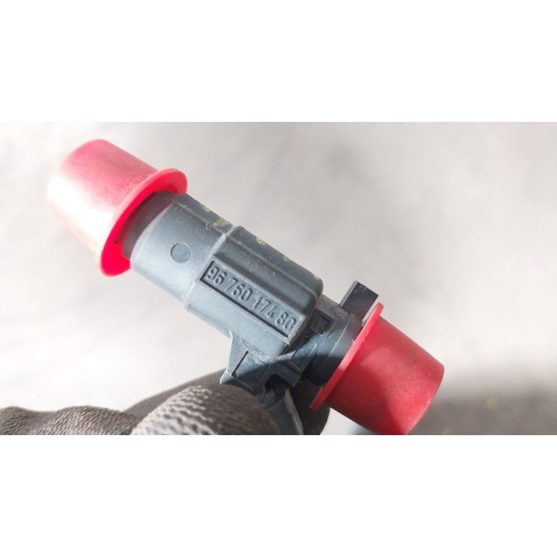 Recambio de inyector para citroën c3 iii (sx) 1.2 puretech 82 referencia OEM IAM 9676017480 9676017480 