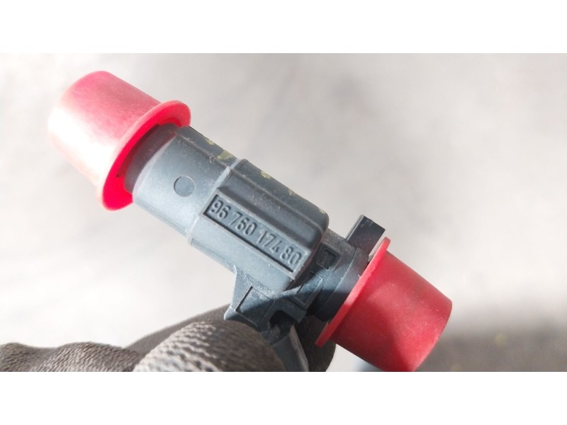 Recambio de inyector para citroën c3 iii (sx) 1.2 puretech 82 referencia OEM IAM 9676017480 9676017480 