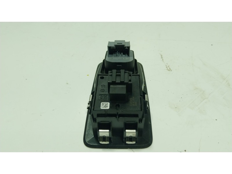 Recambio de mando elevalunas delantero izquierdo para volkswagen caddy v monospace (sbb, sbj) 2.0 tdi bmt referencia OEM IAM  7L