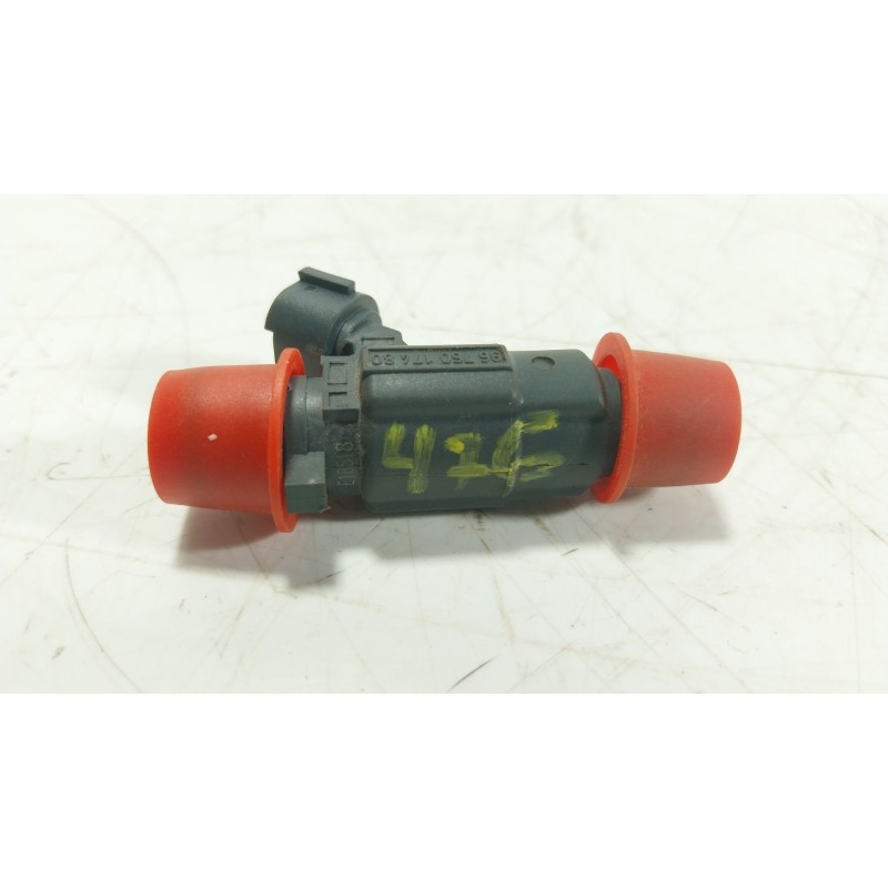 Recambio de inyector para citroën c3 iii (sx) 1.2 puretech 82 referencia OEM IAM 9676017480 9676017480 