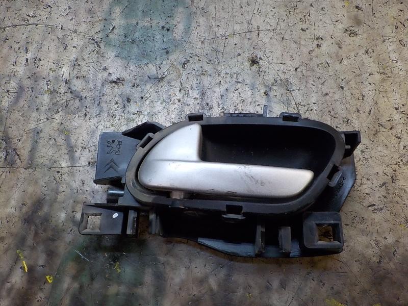 Recambio de maneta interior delantera izquierda para peugeot 207 1.4 hdi referencia OEM IAM   