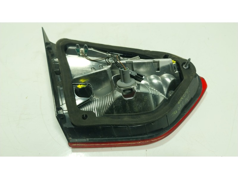 Recambio de piloto trasero derecho interior para opel crossland x / crossland (p17, p2qo) 1.2 (75) referencia OEM IAM 39137528  
