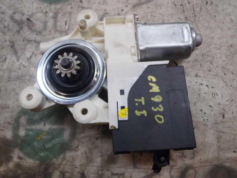 Recambio de motor elevalunas trasero izquierdo para volvo v50 familiar 2.4 cat referencia OEM IAM 31253484 30710068 992753105