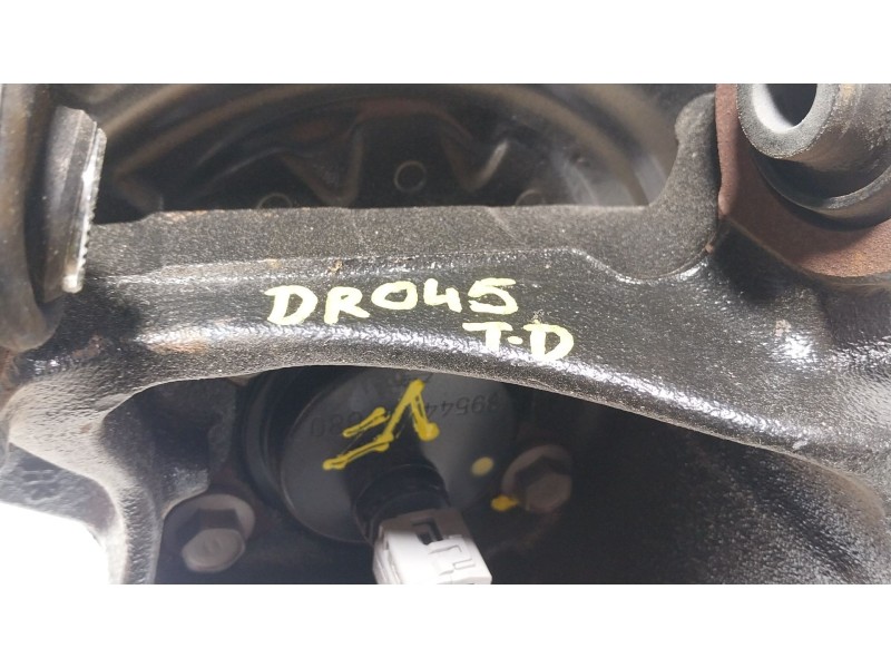 Recambio de mangueta trasera derecha para toyota c-hr (_x1_) 1.8 hybrid (zyx10_, zyx11_) referencia OEM IAM   