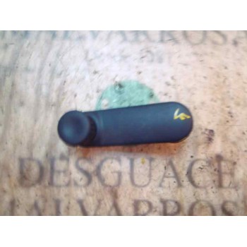 MANETA ELEVALUNAS TRASERA DERECHA 8200030794 