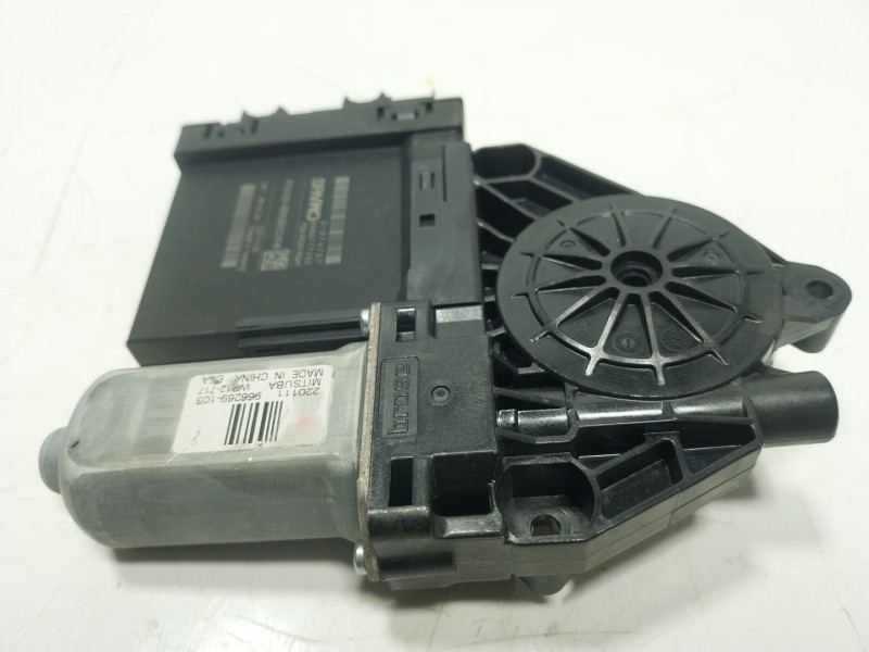 Recambio de motor elevalunas delantero derecho para volvo xc60 ii (246) b4 mild-hybrid awd referencia OEM IAM  31674757 