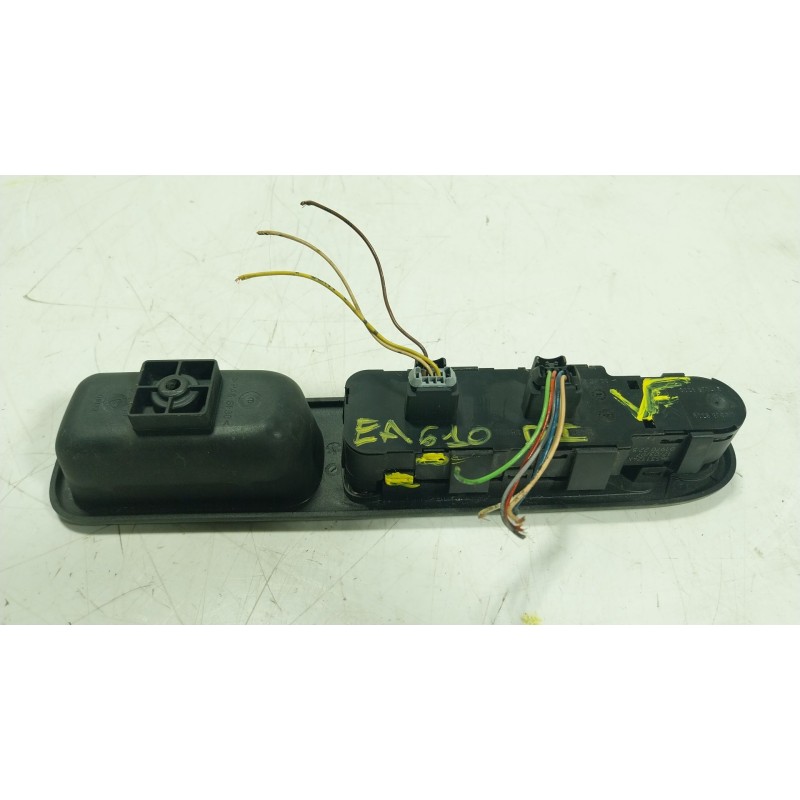 Recambio de mando elevalunas delantero izquierdo para citroën c4 i (lc_) 1.4 16v referencia OEM IAM  96531124XT 