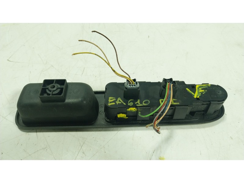 Recambio de mando elevalunas delantero izquierdo para citroën c4 i (lc_) 1.4 16v referencia OEM IAM  96531124XT 