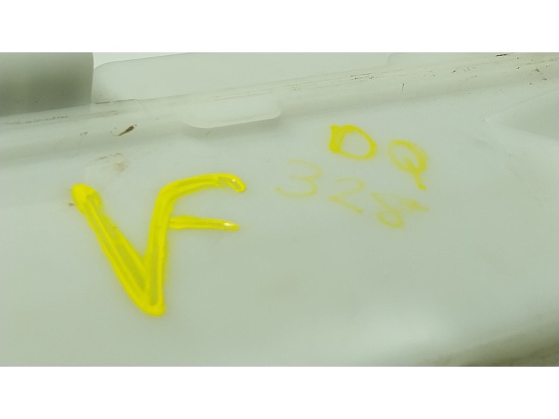 Recambio de deposito limpia para dacia spring ev (b6m1) referencia OEM IAM 289103222R 269101968R 