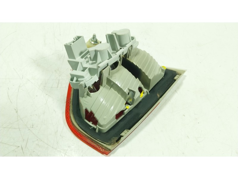 Recambio de piloto trasero izquierdo interior para bmw 3 (e90) 320 d referencia OEM IAM  6937459 