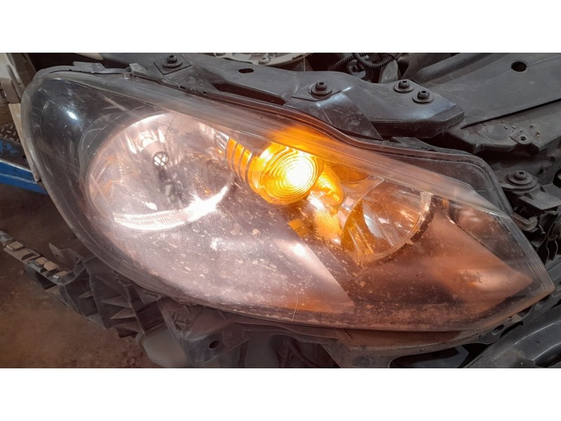 Recambio de faro derecho para volkswagen golf vi (5k1) 1.6 tdi referencia OEM IAM  5K1941006K 