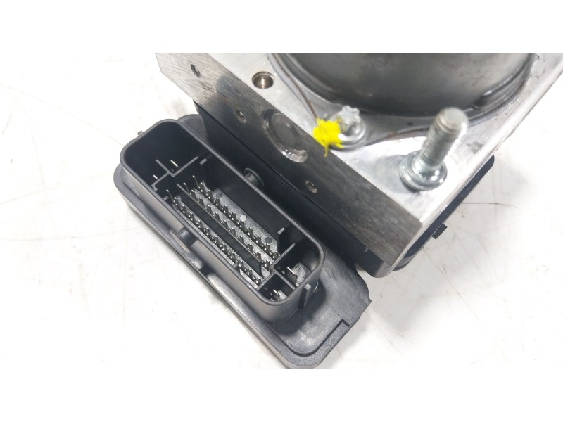 Recambio de abs para citroën c3 iii (sx) 1.2 puretech 82 referencia OEM IAM 1682883680 9845052980 