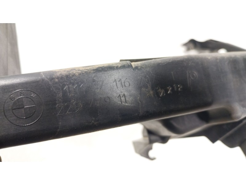 Recambio de soporte faro izquierdo para bmw 3 (e90) 320 d referencia OEM IAM  51117116707 