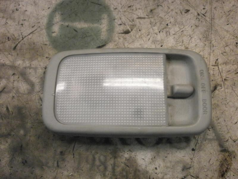 Recambio de piloto interior para toyota hilux (kun) cabina sencilla dlx 4x4 referencia OEM IAM   