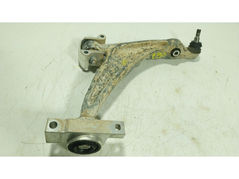 Recambio de brazo suspension inferior delantero izquierdo para volvo xc60 ii (246) b4 mild-hybrid awd referencia OEM IAM 3224681