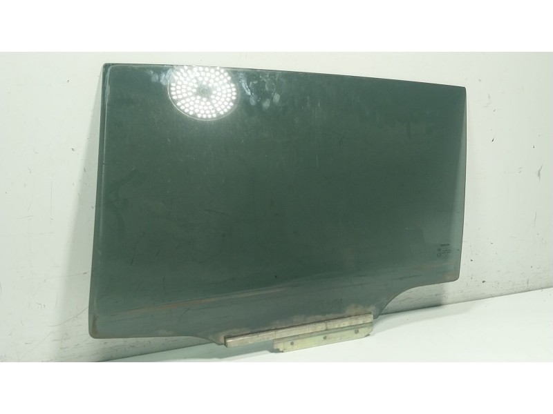 Recambio de cristal puerta trasero izquierdo para toyota verso (_r2_) 2.0 d-4d (aur20_) referencia OEM IAM 681040F040  