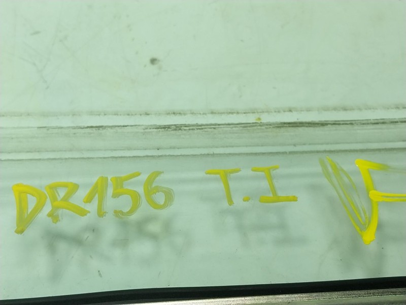 Recambio de cristal puerta trasero izquierdo para toyota yaris (_p13_) 1.5 (nsp131_) referencia OEM IAM 681400D200  