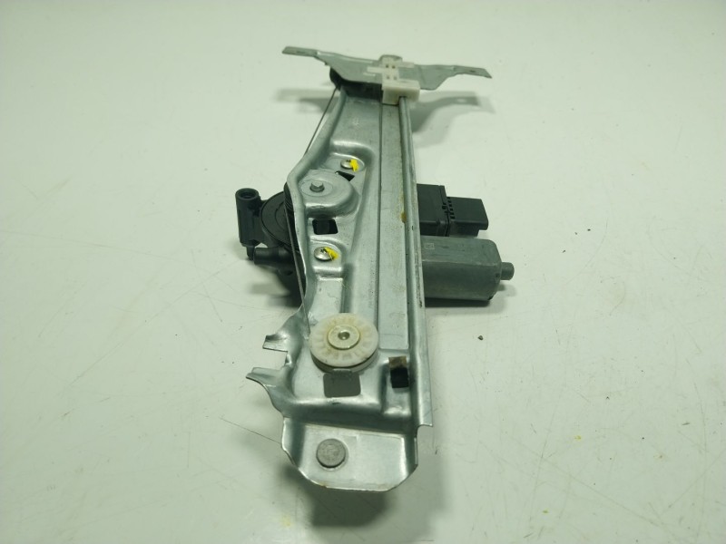 Recambio de elevalunas trasero derecho para citroën c3 iii (sx) 1.2 puretech 82 referencia OEM IAM 9813092980  