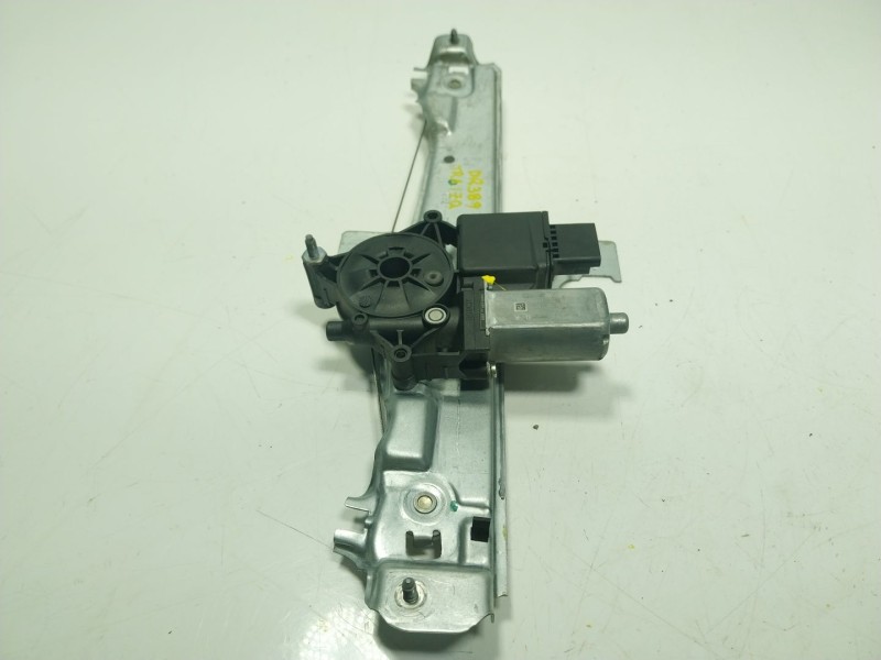 Recambio de elevalunas trasero izquierdo para citroën c3 iii (sx) 1.2 puretech 82 referencia OEM IAM 9813093080  