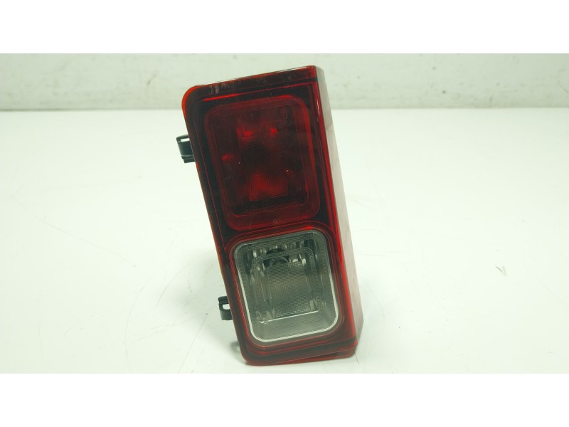 Recambio de piloto marcha atras para nissan nv300 furgoneta (x82) 1.6 dci 120 referencia OEM IAM 2654500Q0D  