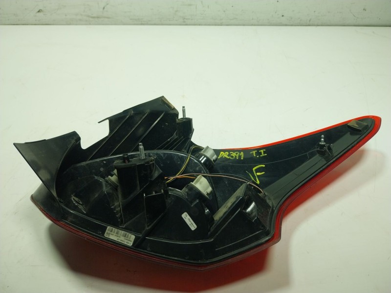 Recambio de piloto trasero izquierdo para ford focus iii 1.0 ecoboost referencia OEM IAM 1906355 F1EB13405CF 