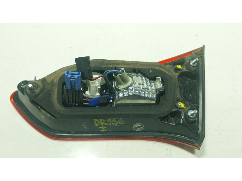 Recambio de piloto trasero izquierdo interior para toyota yaris (_p13_) 1.5 (nsp131_) referencia OEM IAM 815910D620  