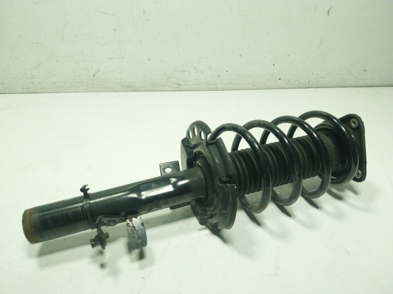 Recambio de amortiguador delantero derecho para ford focus iii 1.0 ecoboost referencia OEM IAM 2317518  