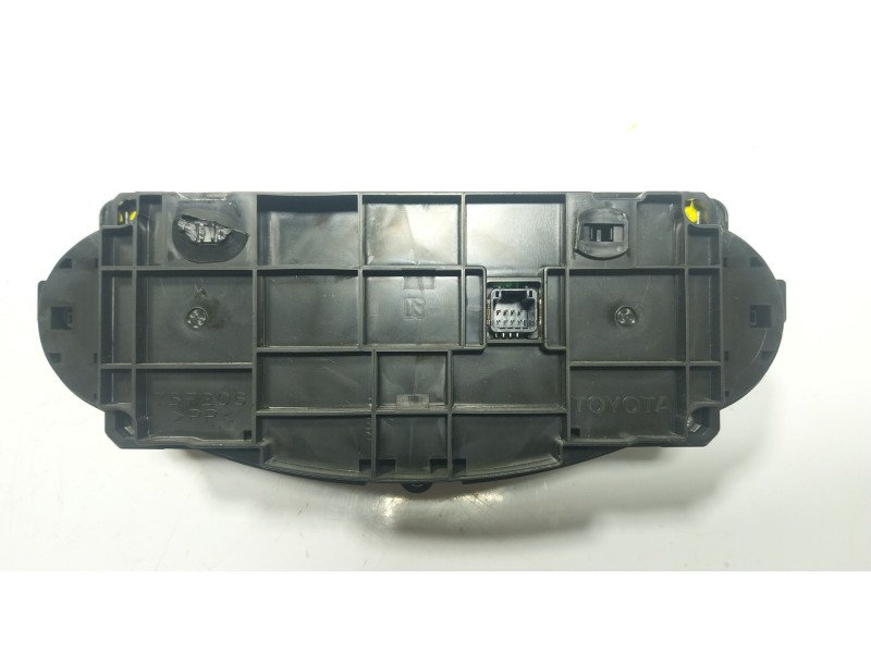 Recambio de mando climatizador para toyota yaris (_p13_) 1.5 (nsp131_) referencia OEM IAM 559000D810C3  