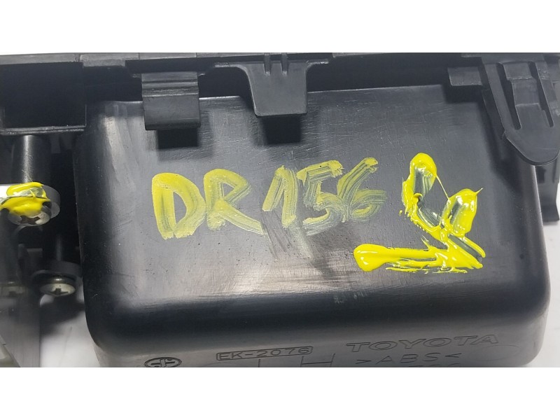 Recambio de mando elevalunas delantero izquierdo para toyota yaris (_p13_) 1.5 (nsp131_) referencia OEM IAM 8482002320  