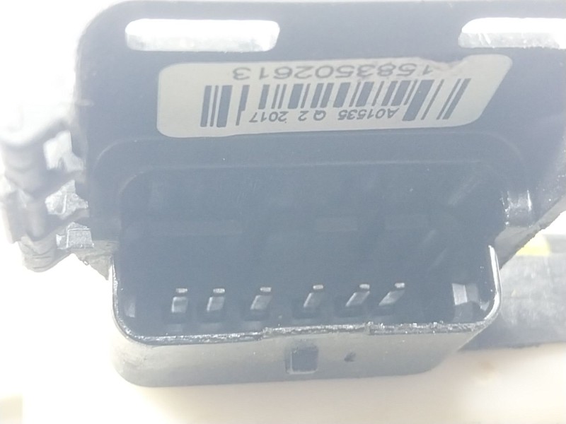 Recambio de cerradura puerta delantera derecha para peugeot partner tepee 1.2 thp referencia OEM IAM  828405 