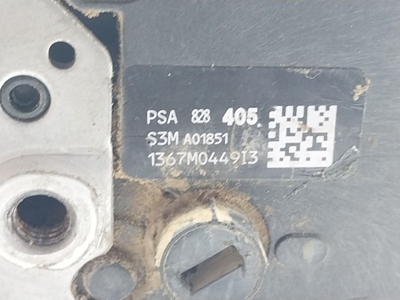 Recambio de cerradura puerta delantera derecha para peugeot partner tepee 1.2 thp referencia OEM IAM  828405 