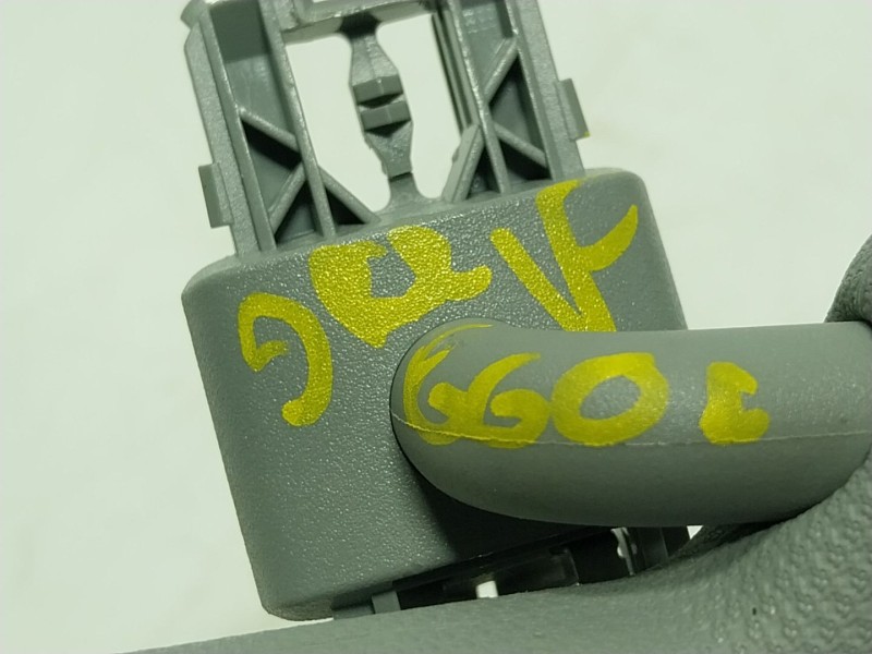 Recambio de parasol derecho para audi a1 sportback (gba) 25 tfsi referencia OEM IAM 82A857552K  