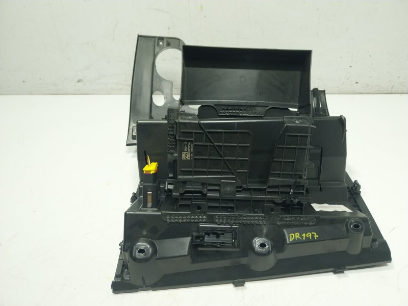 Recambio de guantera para audi a1 sportback (gba) 25 tfsi referencia OEM IAM 82B857035  