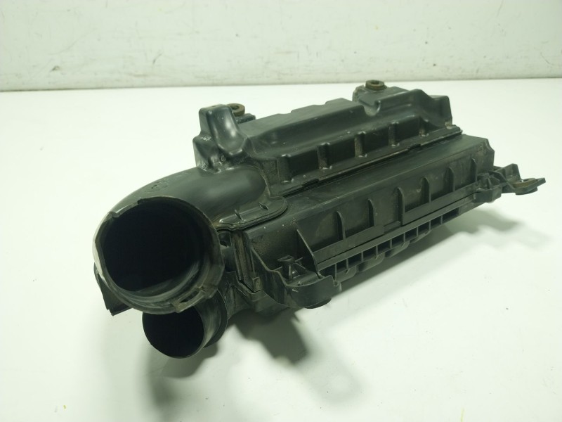 Recambio de filtro aire para peugeot partner tepee 1.2 thp referencia OEM IAM  9805057080 