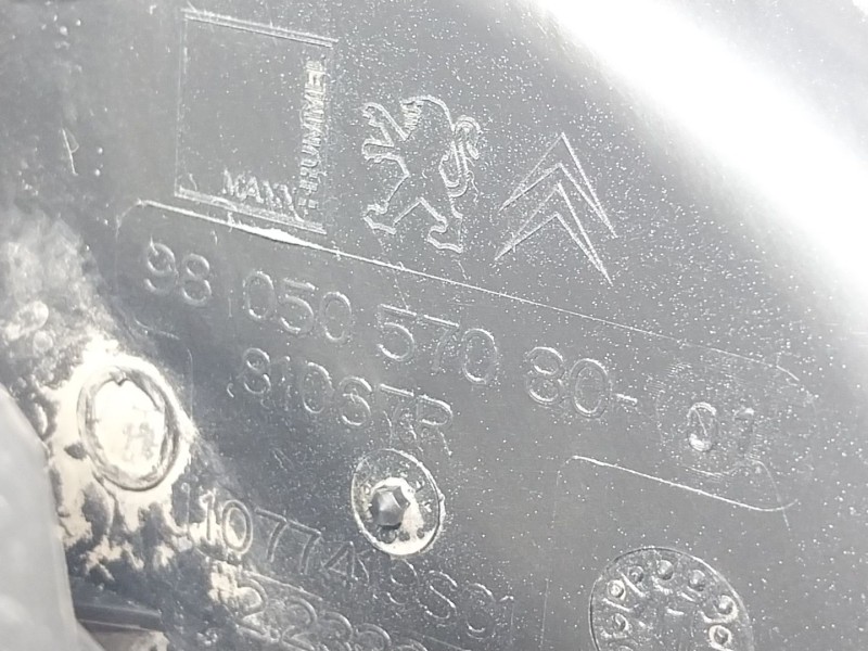 Recambio de filtro aire para peugeot partner tepee 1.2 thp referencia OEM IAM  9805057080 