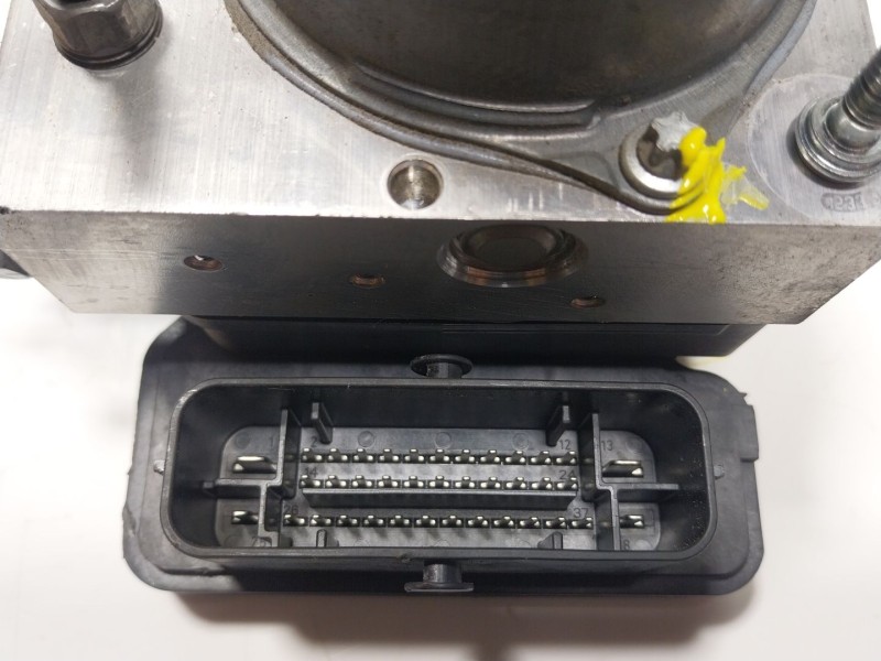 Recambio de abs para citroën c3 iii (sx) 1.2 puretech 82 referencia OEM IAM 1676024380 9834565080 