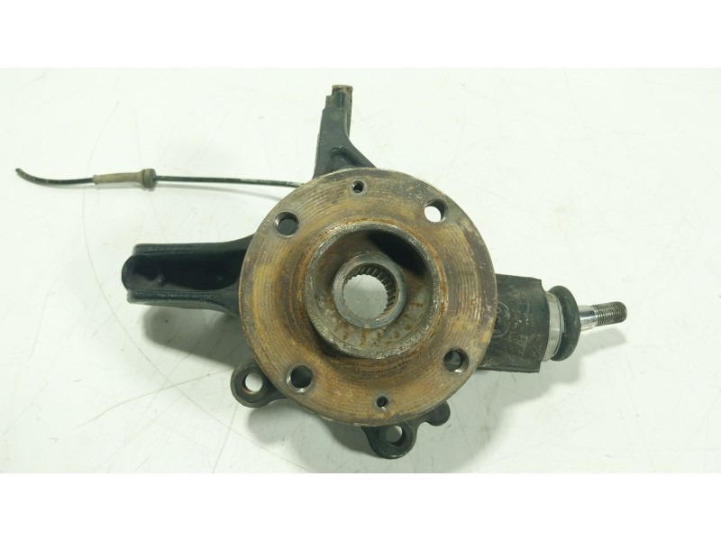 Recambio de mangueta delantera izquierda para peugeot partner tepee 1.2 thp referencia OEM IAM 364696  