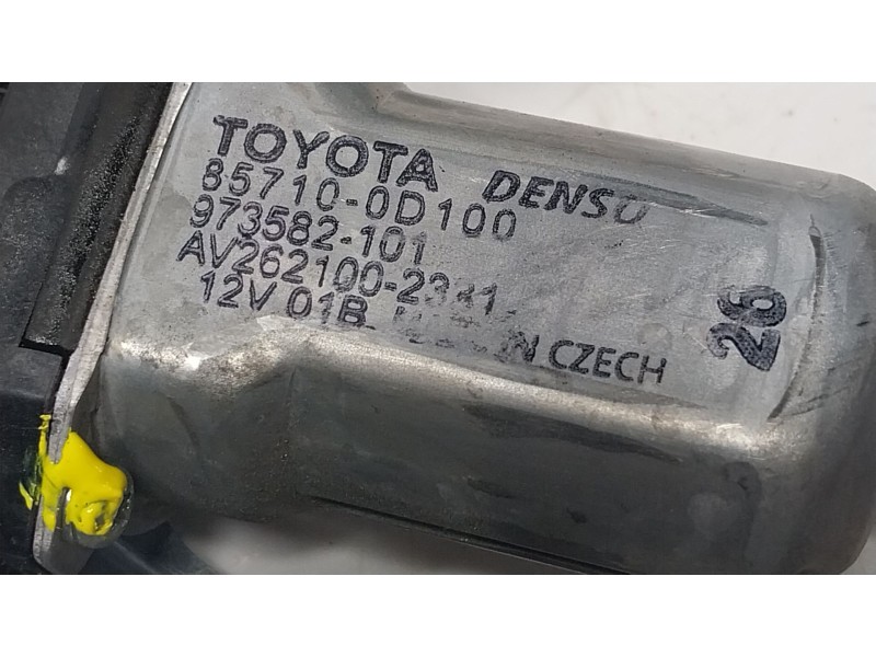 Recambio de elevalunas trasero izquierdo para toyota yaris (_p13_) 1.5 (nsp131_) referencia OEM IAM 698400D220  