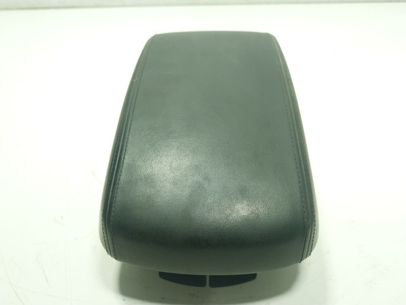 Recambio de apoyabrazos central para ssangyong korando (ck) 2.2 xdi referencia OEM IAM   