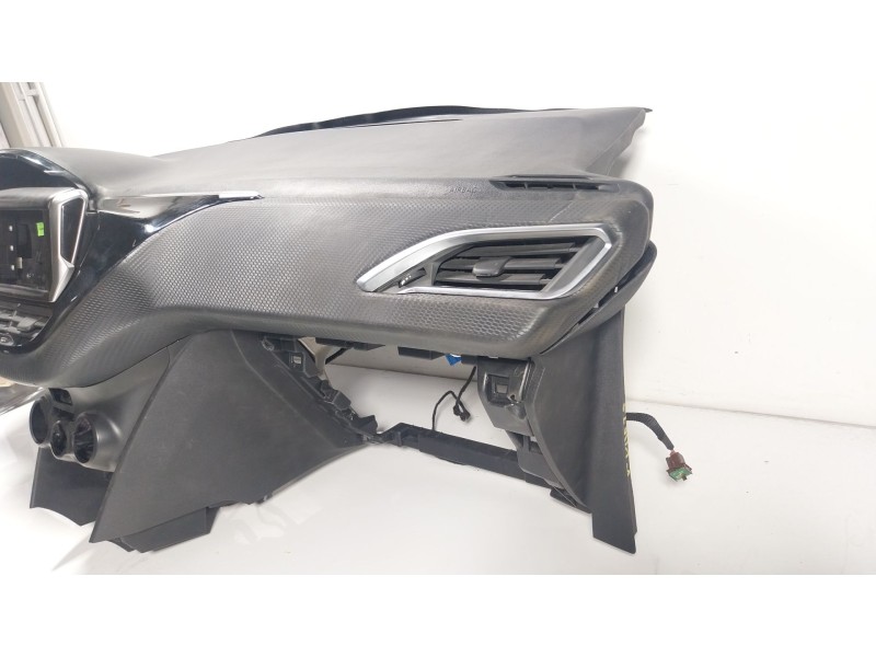 Recambio de salpicadero para peugeot 208 i (ca_, cc_) 1.2 vti 82 referencia OEM IAM 16100355ZD  9672848580