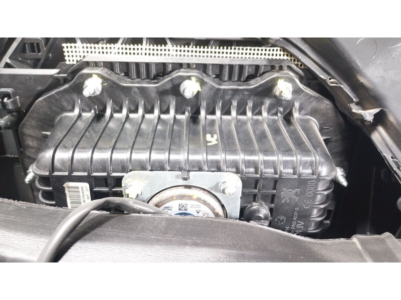 Recambio de salpicadero para peugeot 208 i (ca_, cc_) 1.2 vti 82 referencia OEM IAM 16100355ZD  9672848580