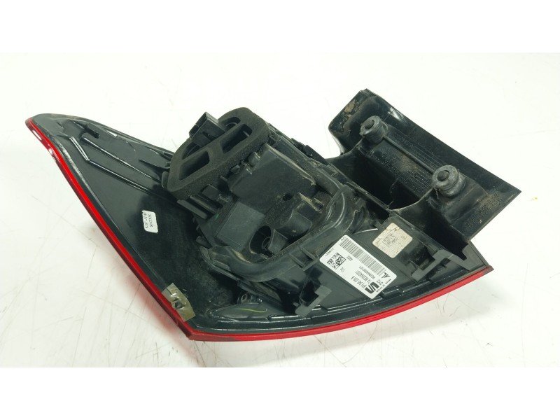 Recambio de piloto trasero derecho para seat arona (kj7, kjp) 1.0 tsi referencia OEM IAM  6F9945208B 