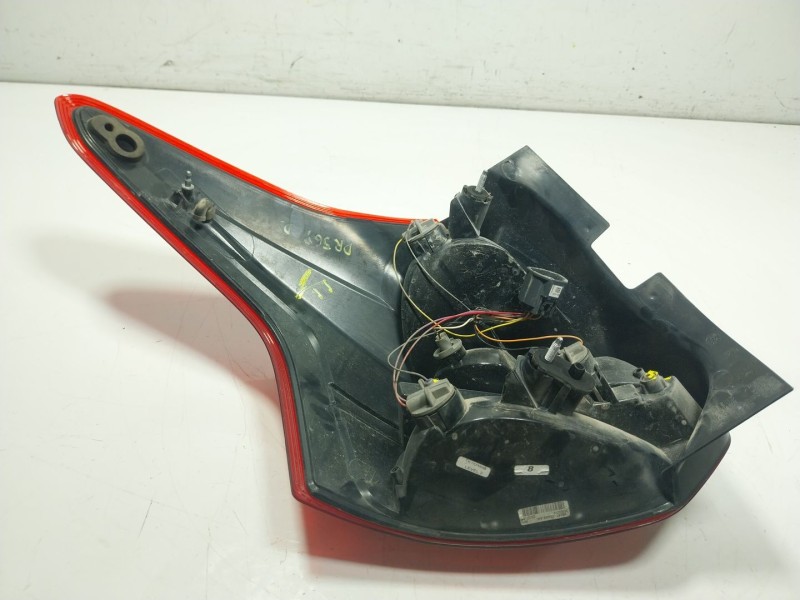 Recambio de piloto trasero derecho para ford focus iii 1.0 ecoboost referencia OEM IAM 1825318 BM5113404AK 