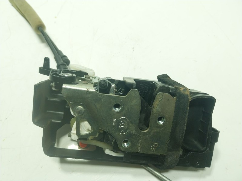 Recambio de cerradura puerta trasera derecha para ssangyong korando (ck) 2.2 xdi referencia OEM IAM   