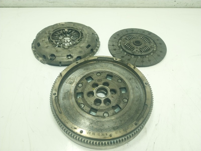 Recambio de kit embrague para volkswagen tiguan (ad1, ax1) 1.5 tsi referencia OEM IAM 05E141015E 05E141031E 