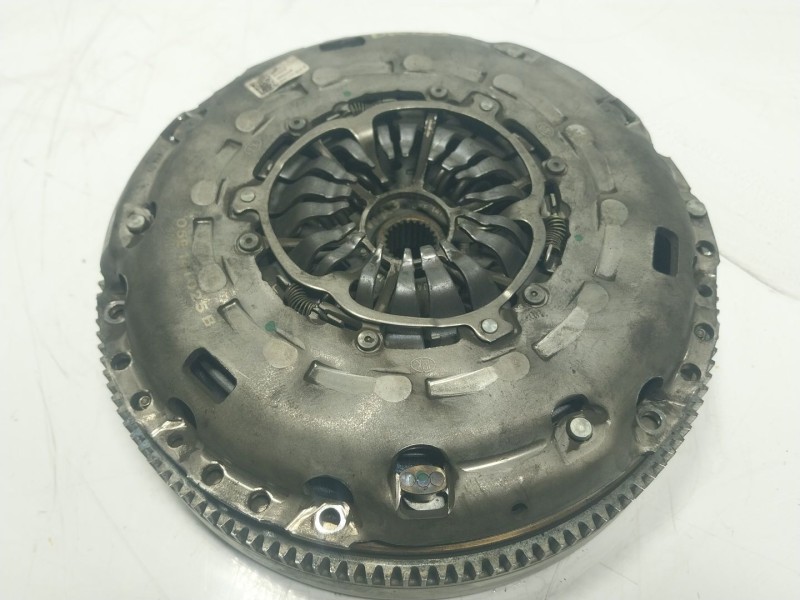 Recambio de kit embrague para volkswagen tiguan (ad1, ax1) 1.5 tsi referencia OEM IAM 05E141015E 05E141031E 