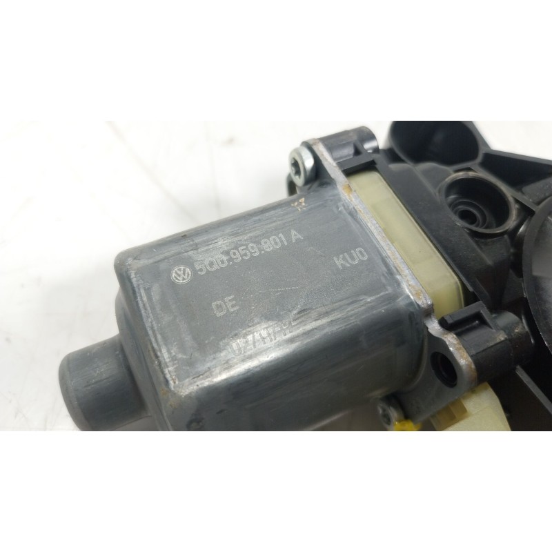 Recambio de elevalunas trasero izquierdo para volkswagen tiguan (ad1, ax1) 2.0 tdi 4motion referencia OEM IAM   5Q0959801A