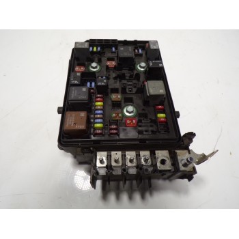 CAJA RELES / FUSIBLES 39019189 39040854 